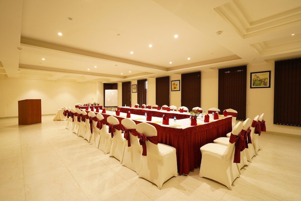 Best Western Indraprastha Resort And Spa 54/61