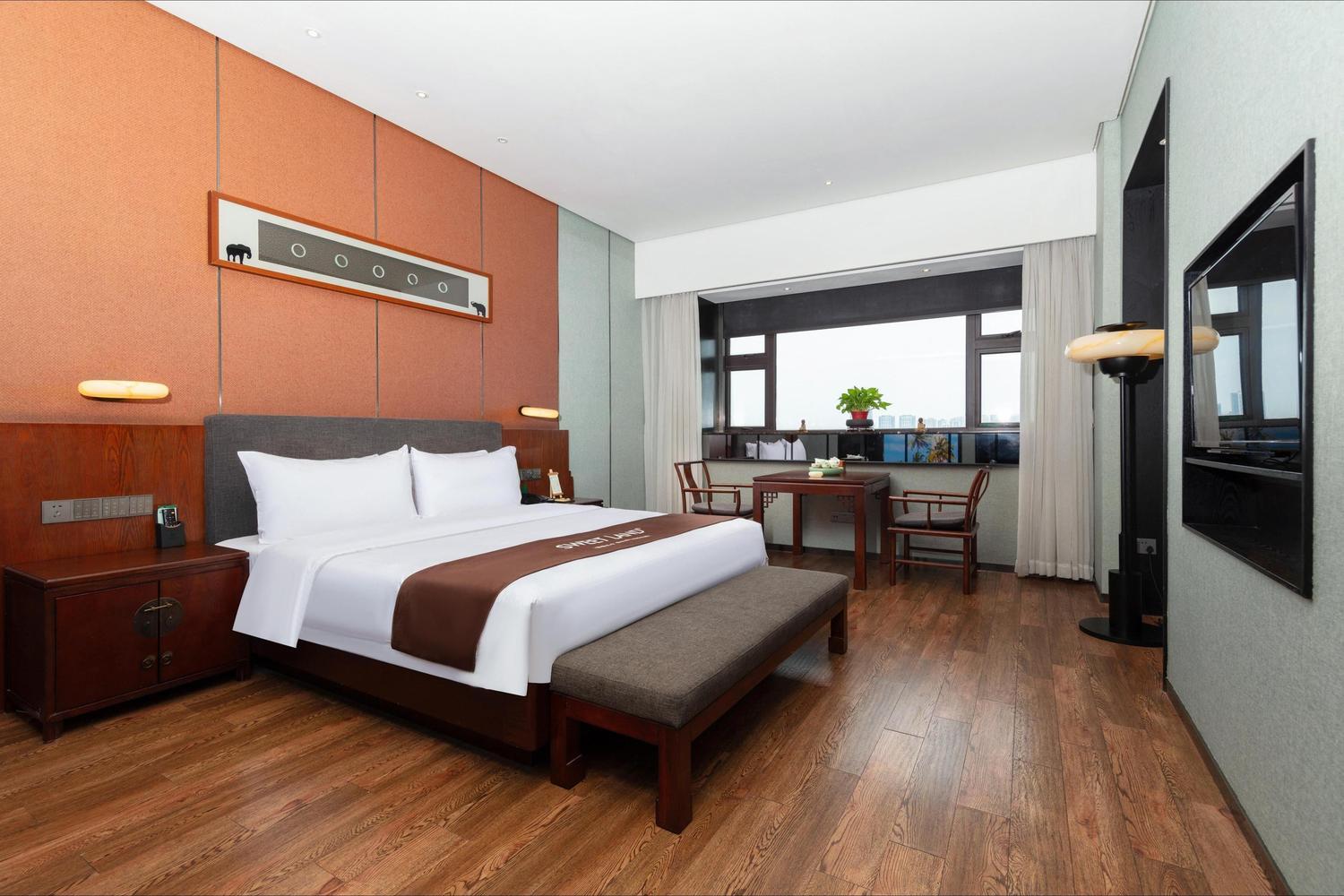 Lanai, Queen Bed