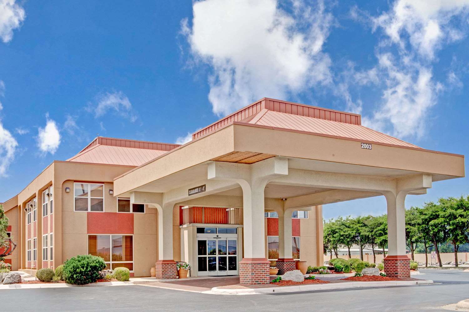 Ramada By Wyndham West Memphis 2/25