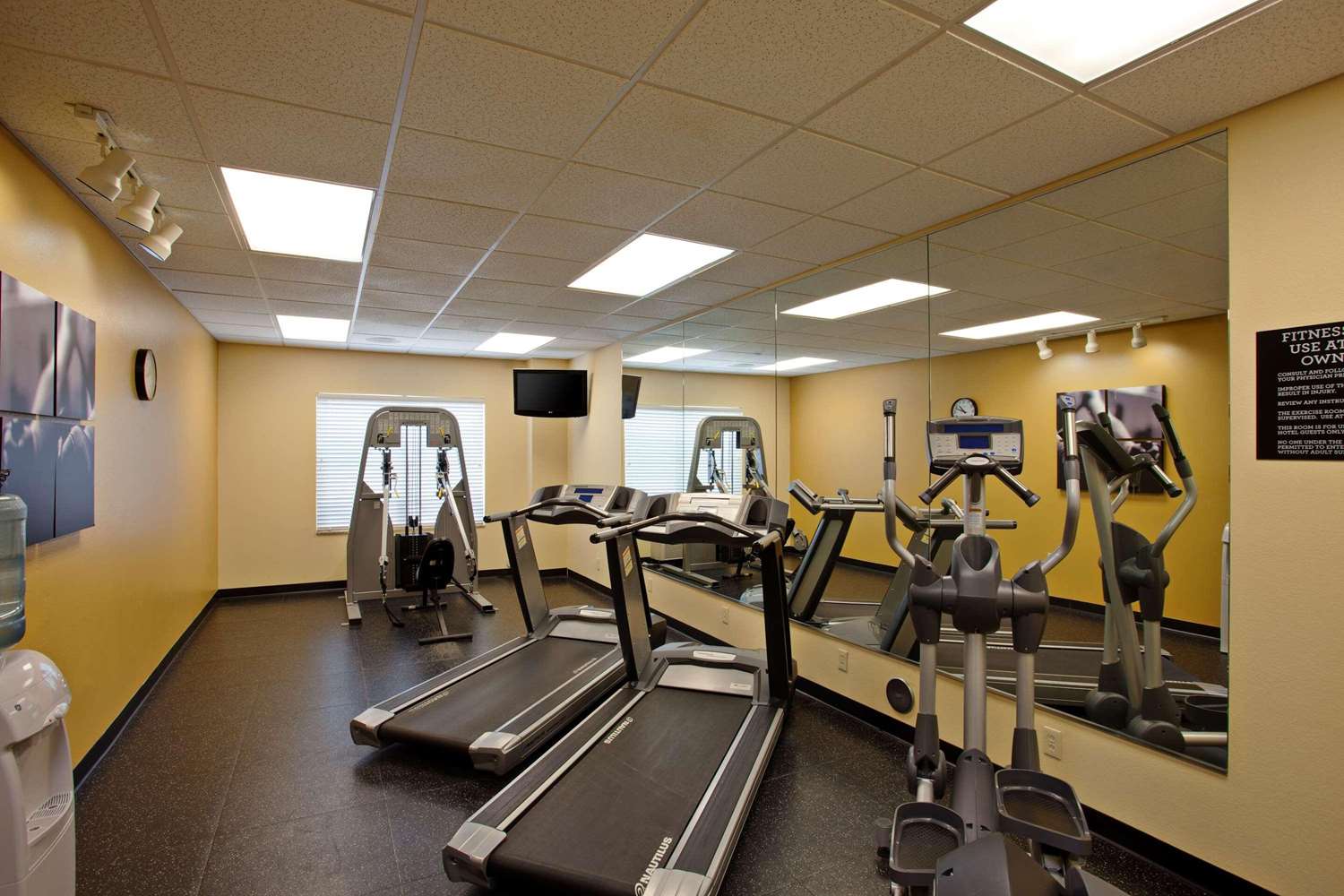Country Inn And Suites By Radisson Tucson City Center Az 23/34
