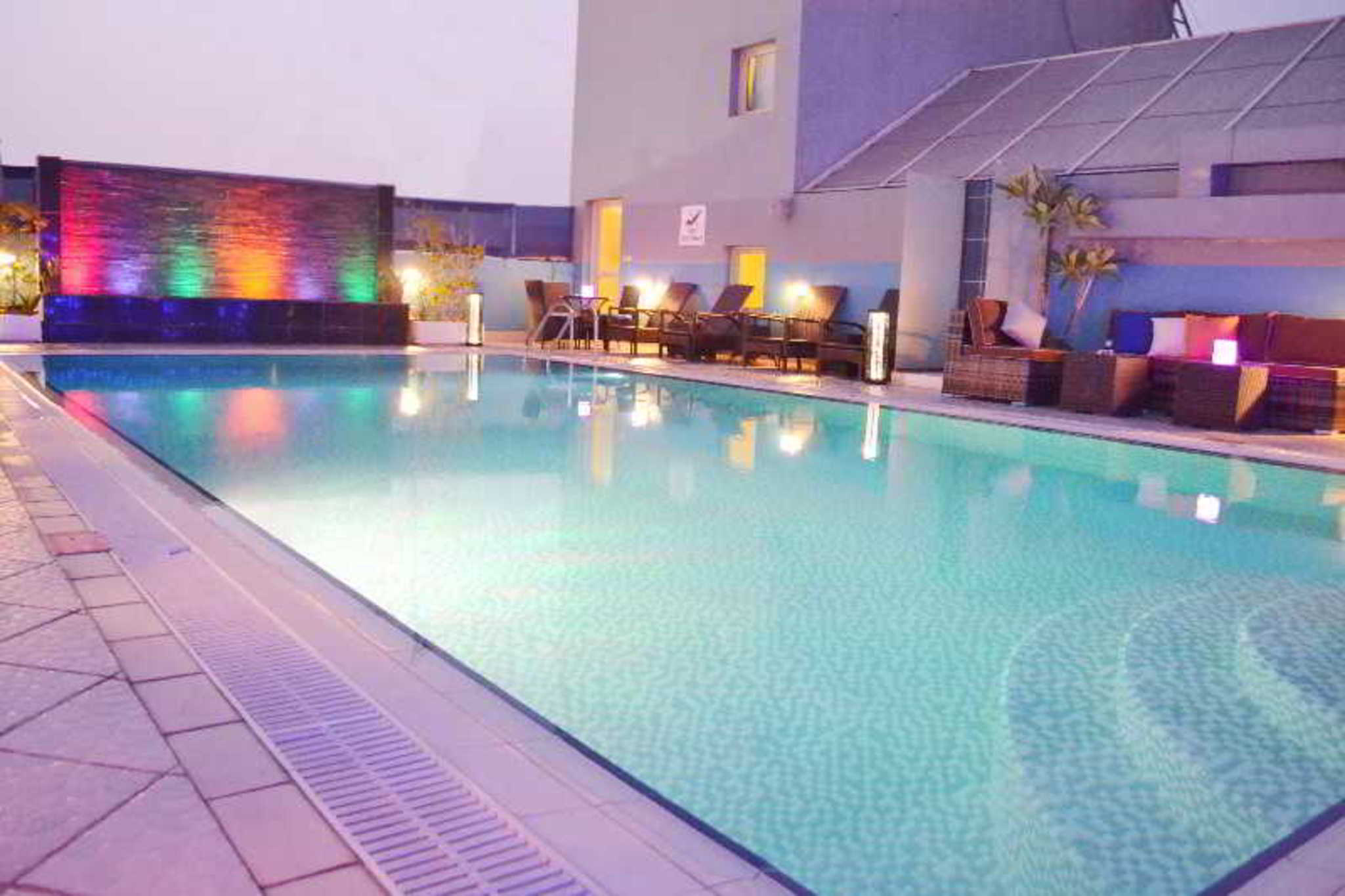 swimming pool spa