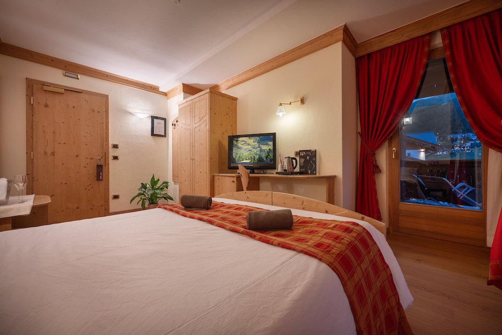 Cristallo Hotel 24/69