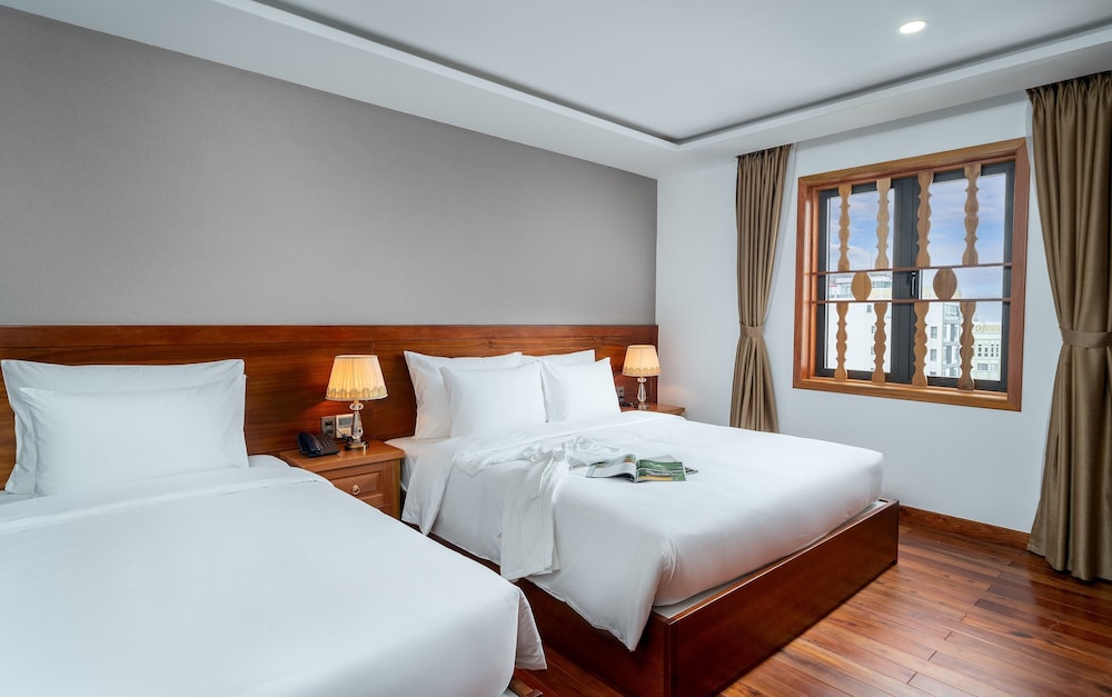 Sunny Ocean Hotel & Apartment 26/71
