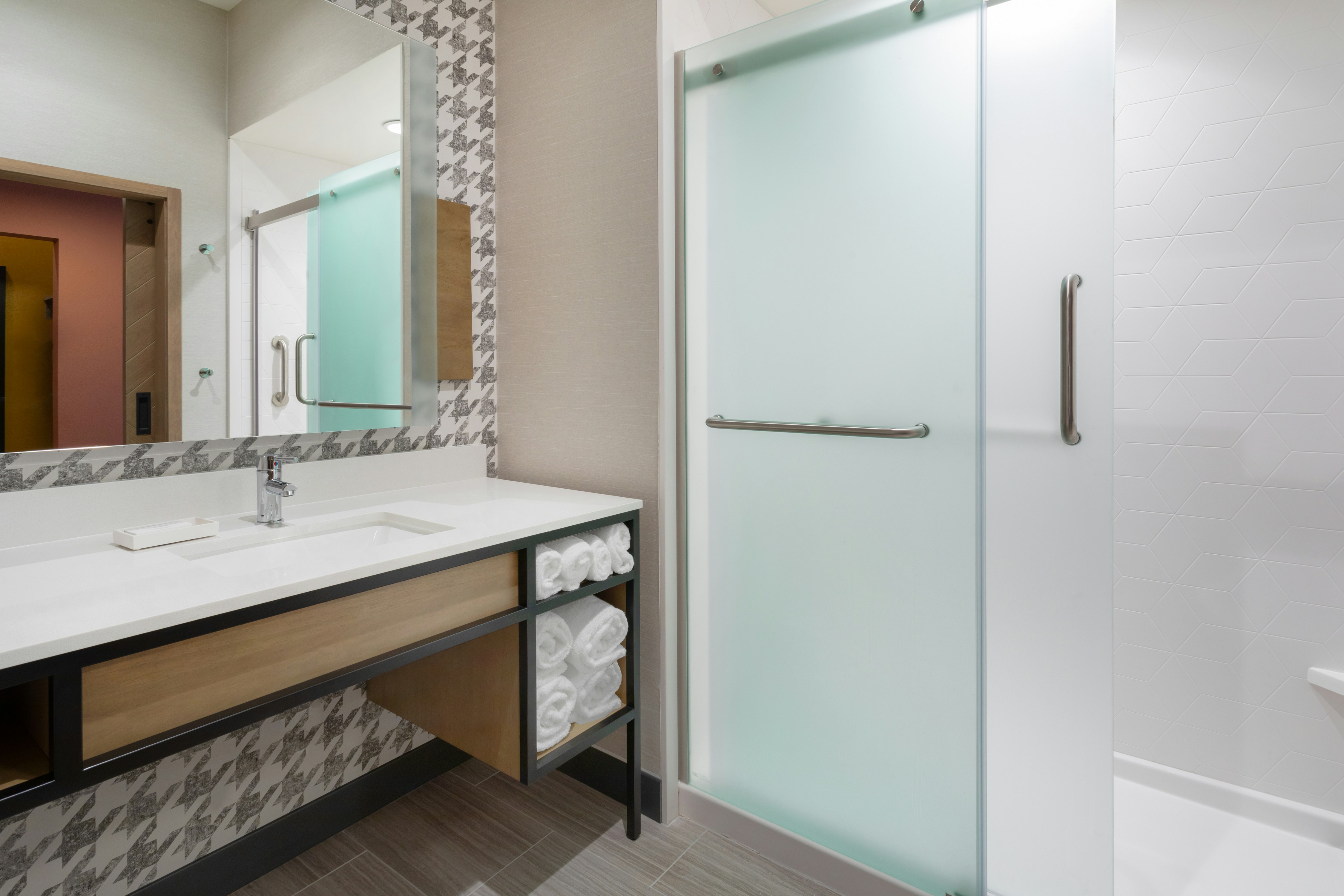 Hilton Garden Inn Hays 24/24