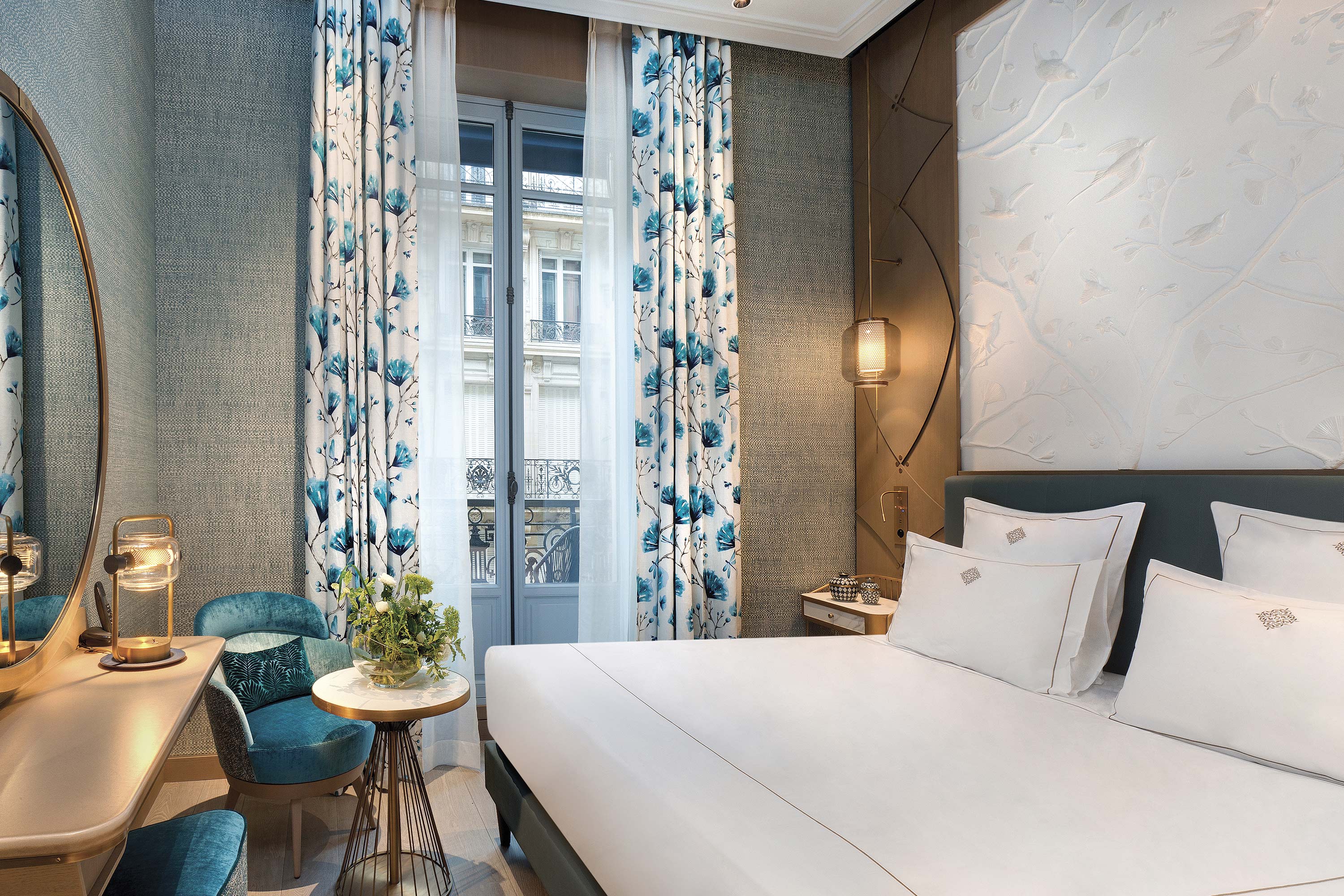 Privilege Street، Le Demeure Montaigne 3/5