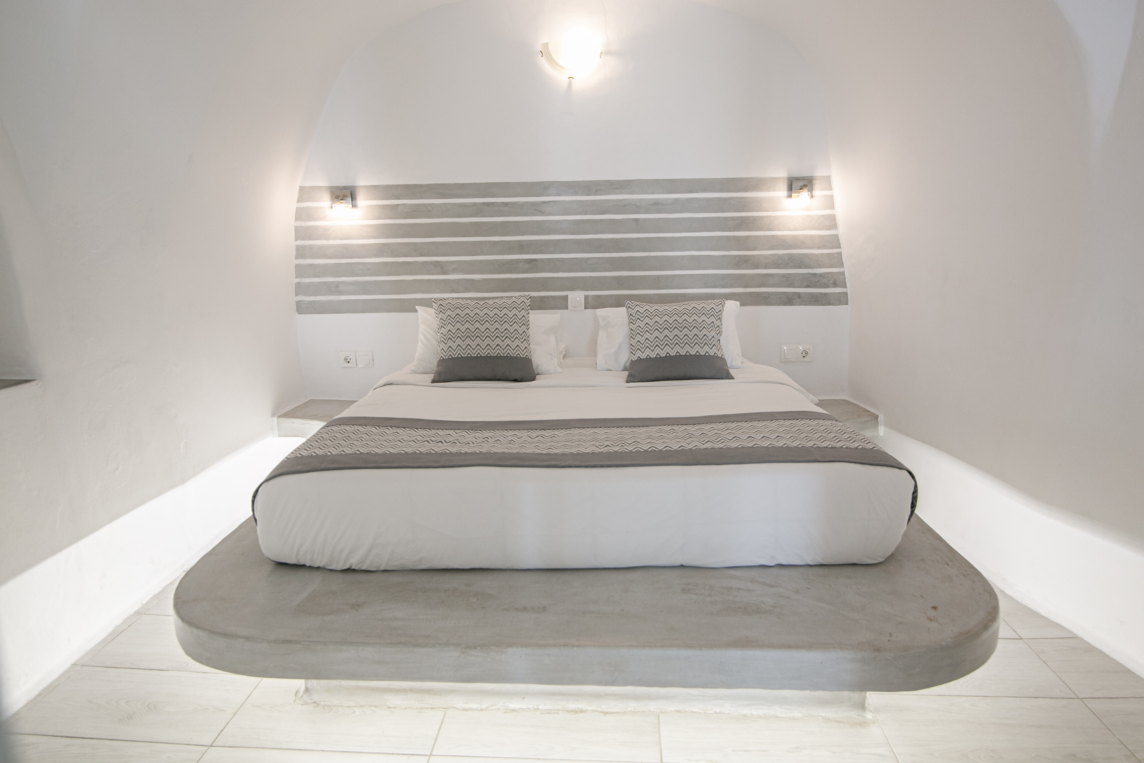 Cave, Honeymoon, Suite, Sunset View, Hot Tub, Vogue Suites 2/3
