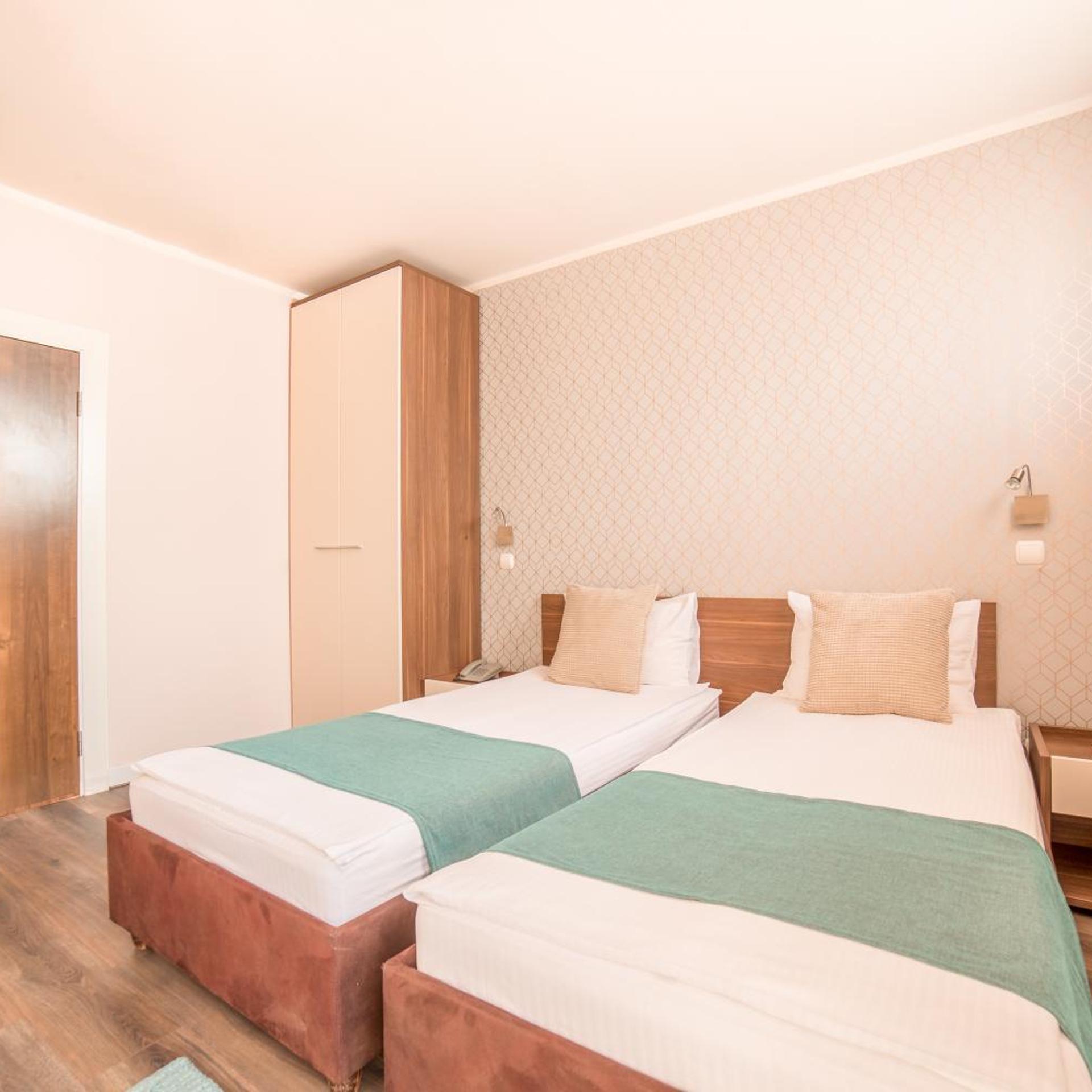 BUDGET, DOUBLE BED