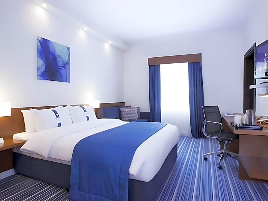 HOLIDAY INN EXPRESS BAHRAIN 7/18