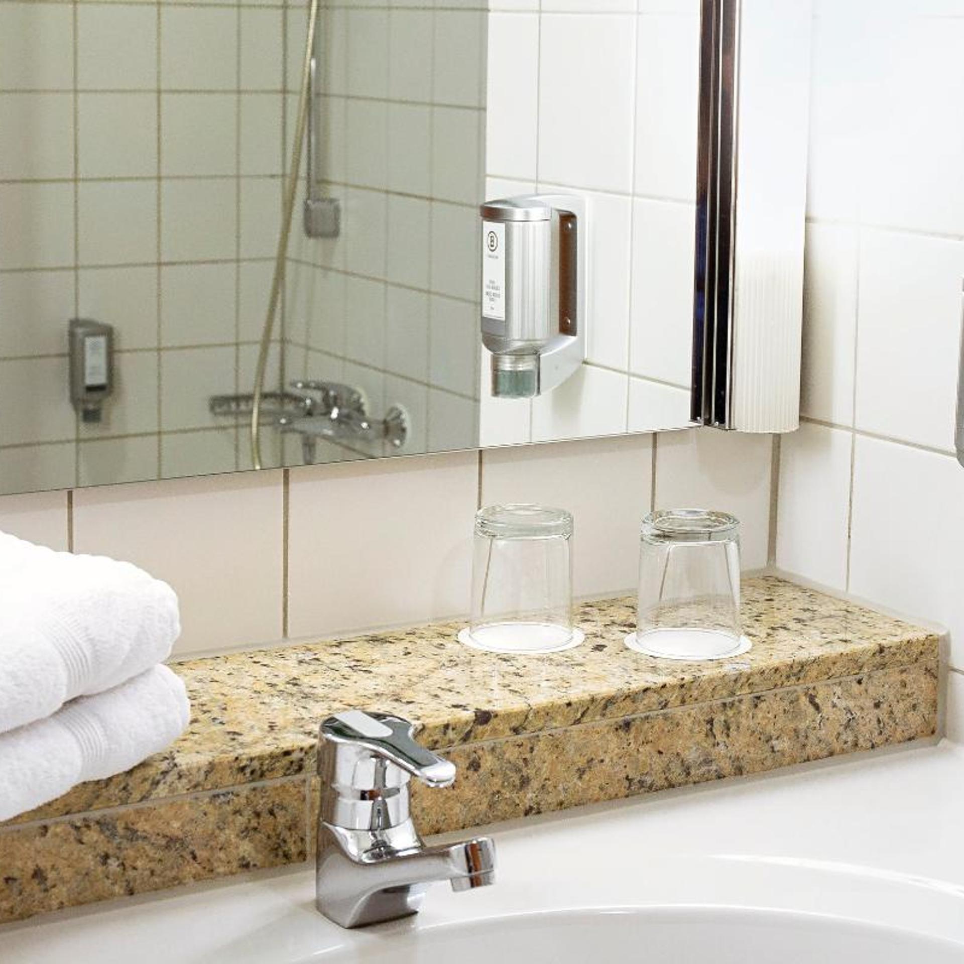 غرفة قياسية بسرير مزدوج، Victors Residenz-Hotel Gera 3/4