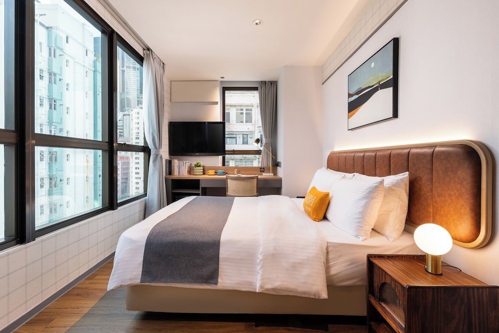 DELUXE, QUEEN BED
