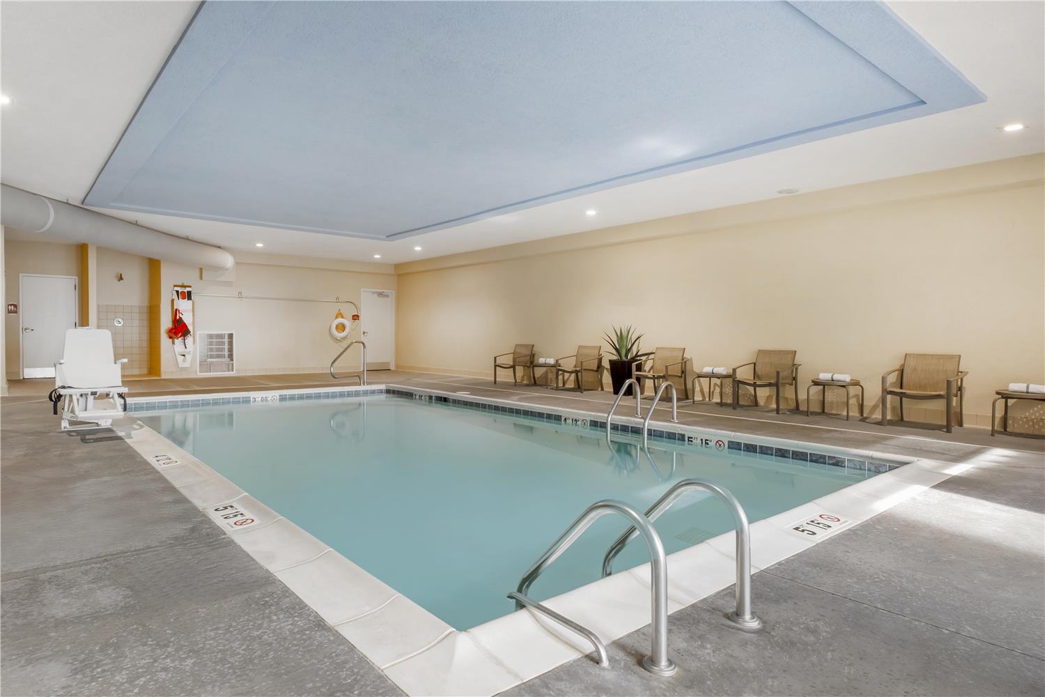 Best Western Plus Elizabethtown Inn & Suites 21/32