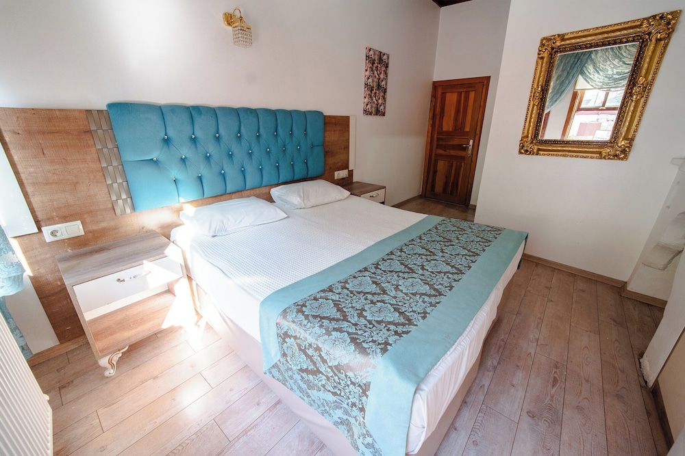 Deluxe, Queen Bed