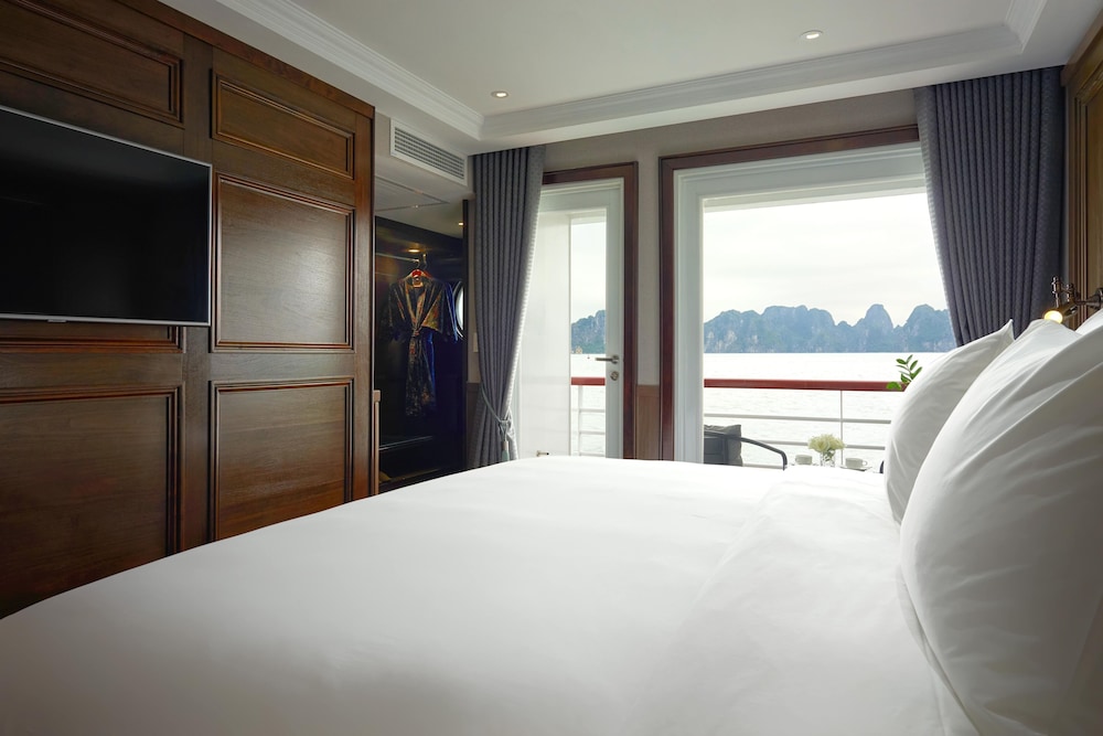 Paradise Grand Cruise – Lan Ha Bay 26/65