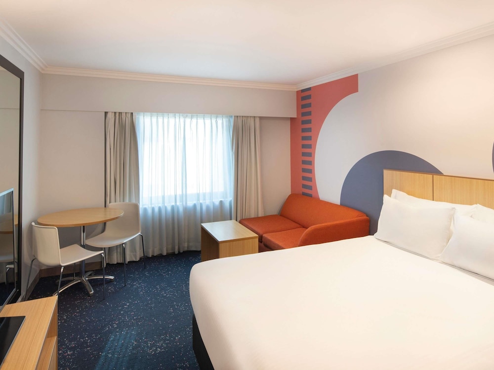 STANDARD, QUEEN BED, ACCESSIBLE