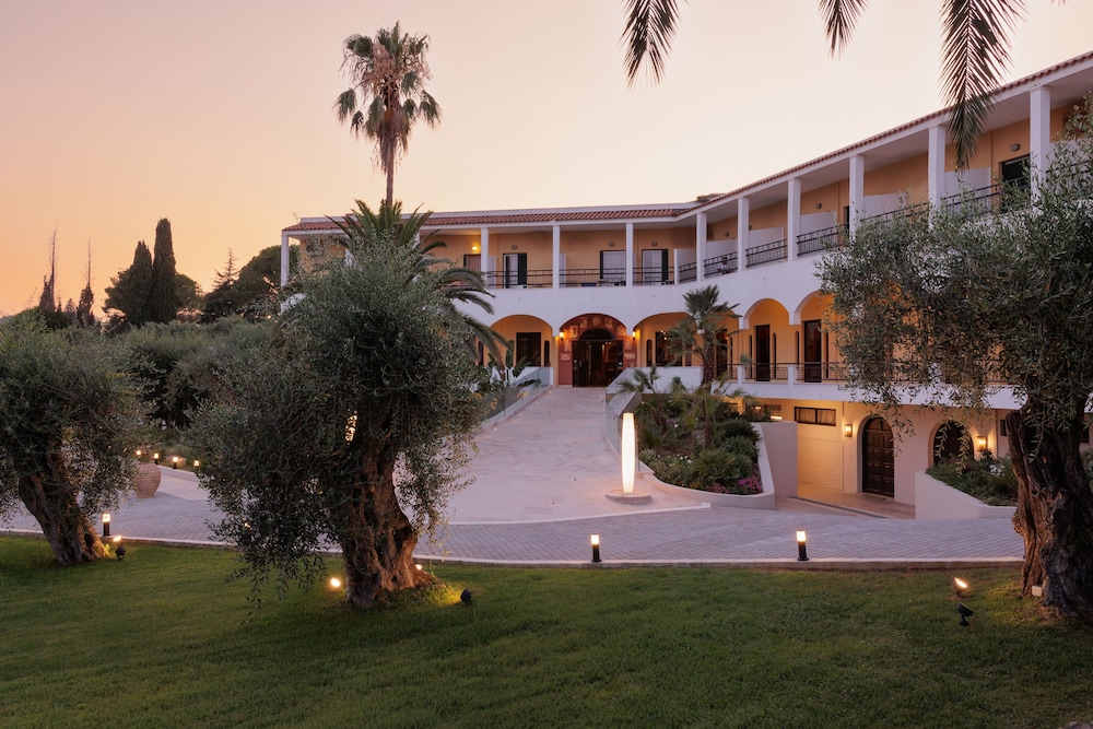 Paradise Hotel Corfu 32/39