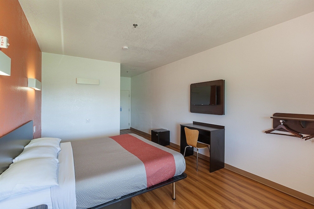 Motel6 Bedford, TX - Fort Worth 15/38