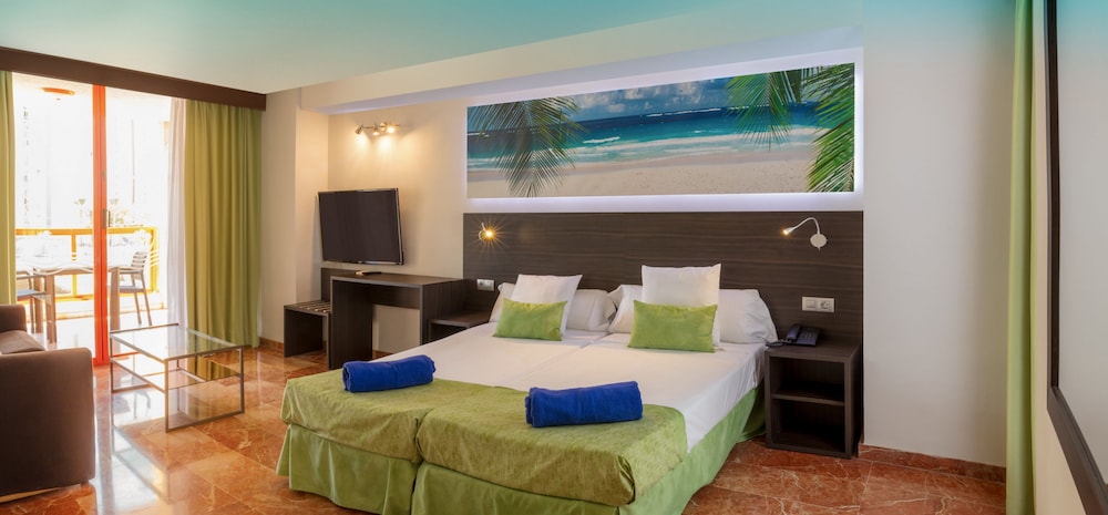 Magic Tropical Splash Water Park Spa and Caribbean Resort 14/34