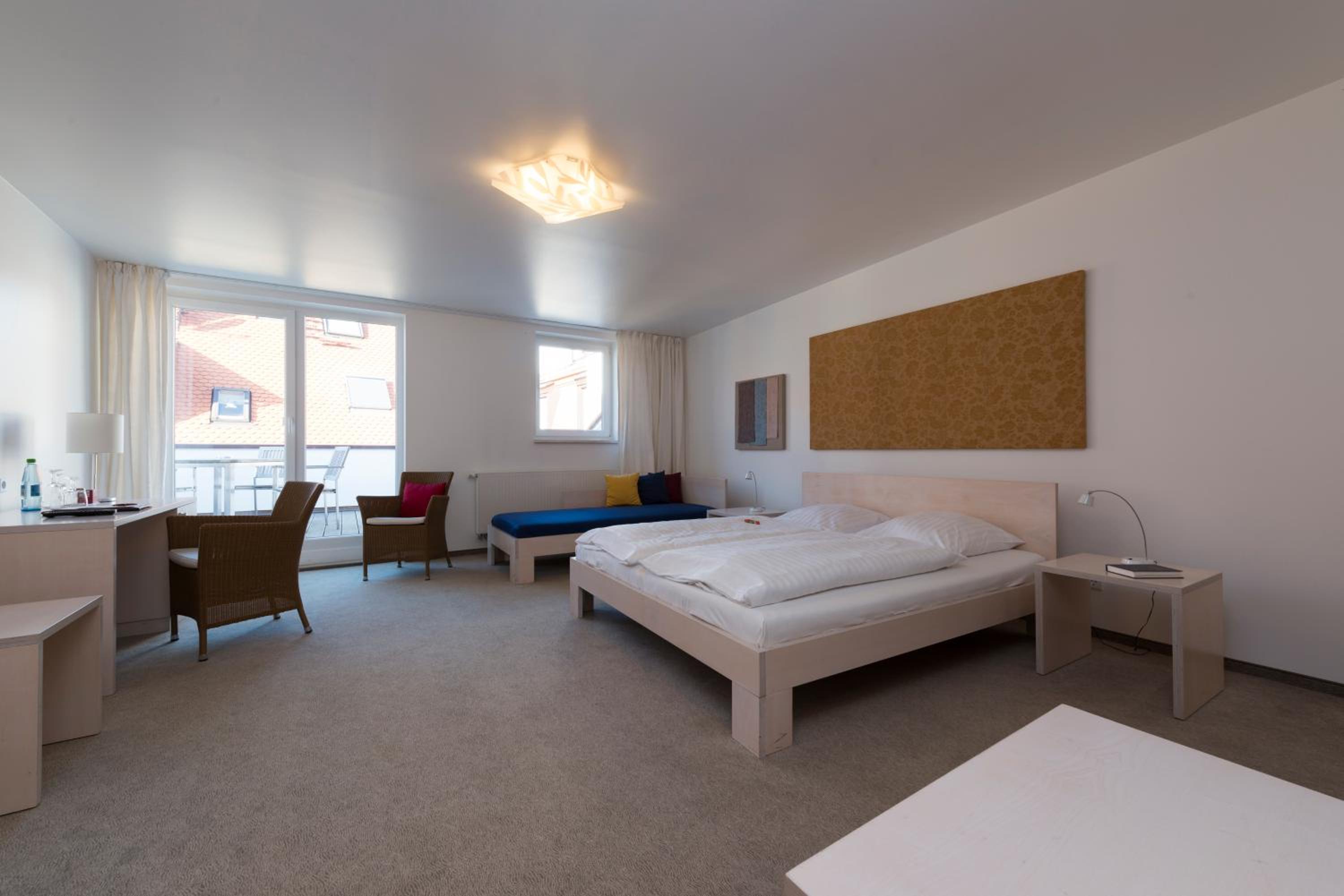 Room, Triple