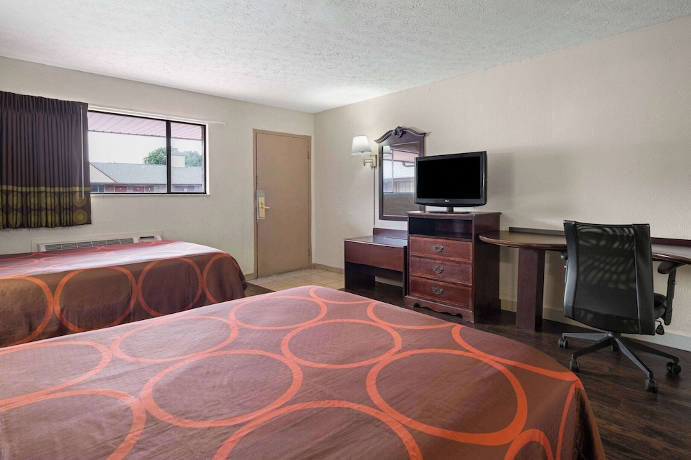 Super 8 by Wyndham Youngstown/Girard 22/26