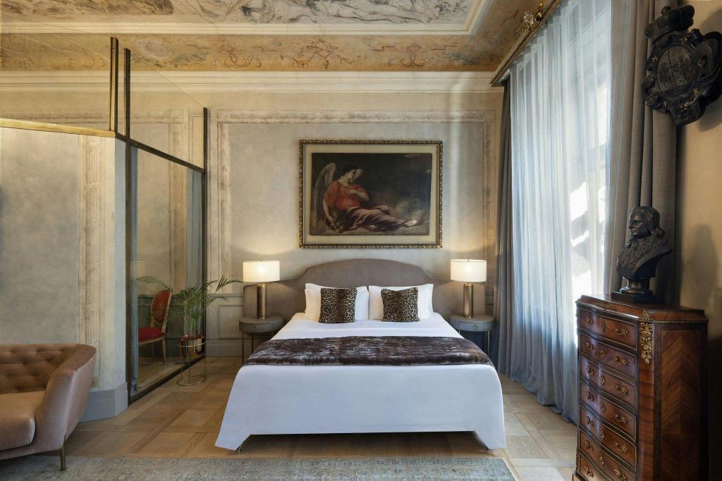 Historical, Suite, King Bed