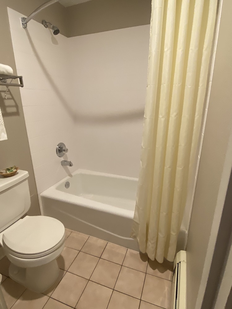 Snowshoe Motel 72/72
