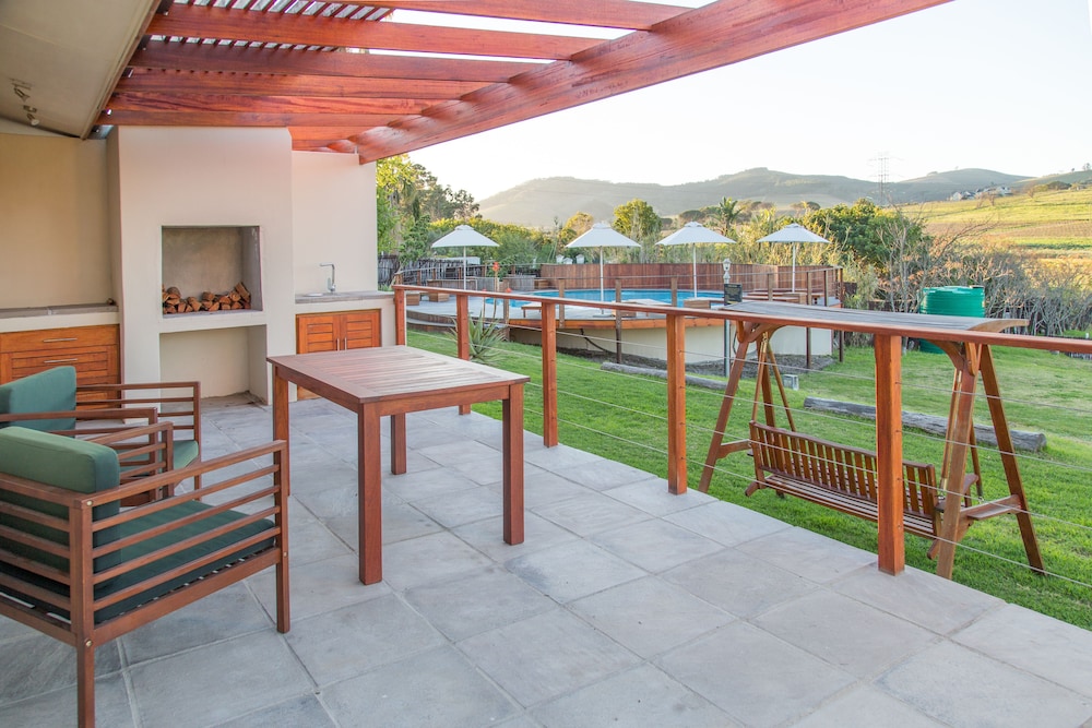 Lauradale Accommodation 32/50