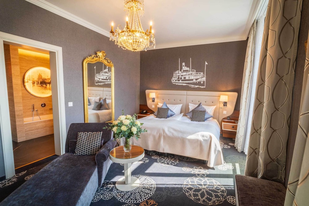 Lucerne, Luxury, Suite, King Bed، Schweizerhof 3/8
