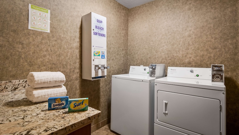 Best Western Rama Inn 24/42