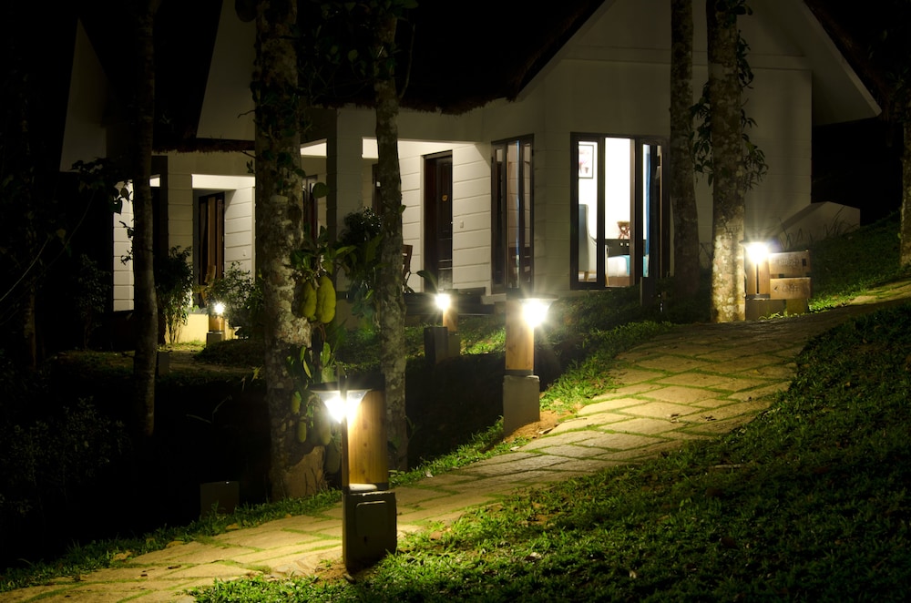 Niraamaya Retreats Cardamum Club 27/36