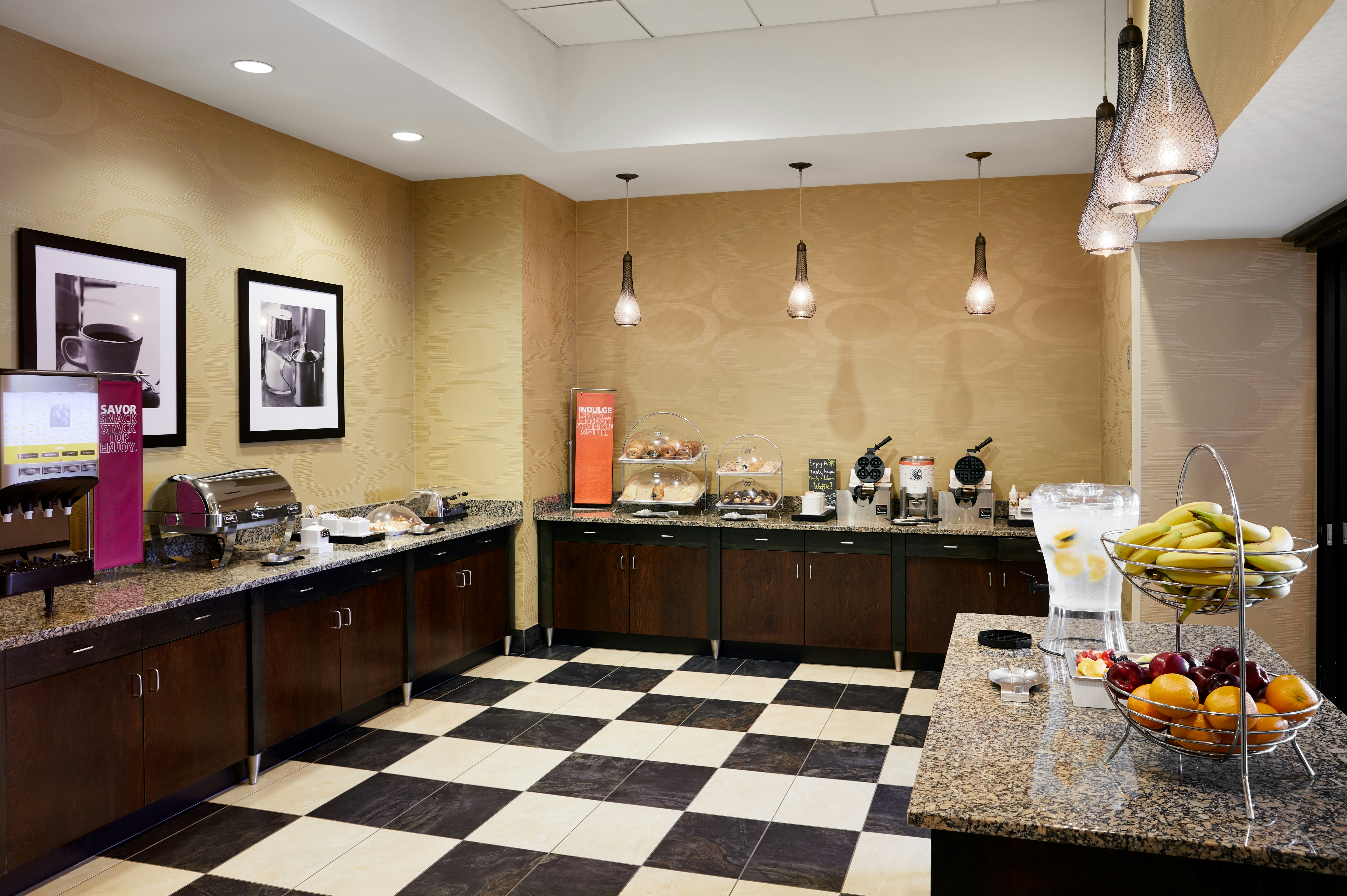 Hampton Inn & Suites Chicago/Mt. Prospect 4/17