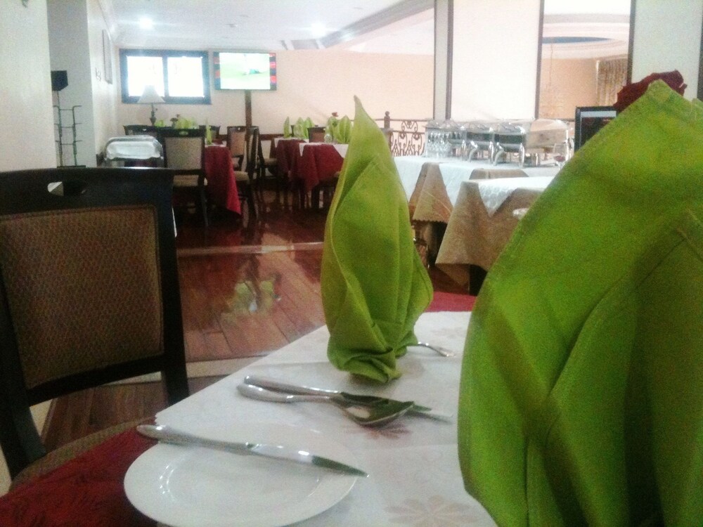 Southern Addis Hotel 33/37