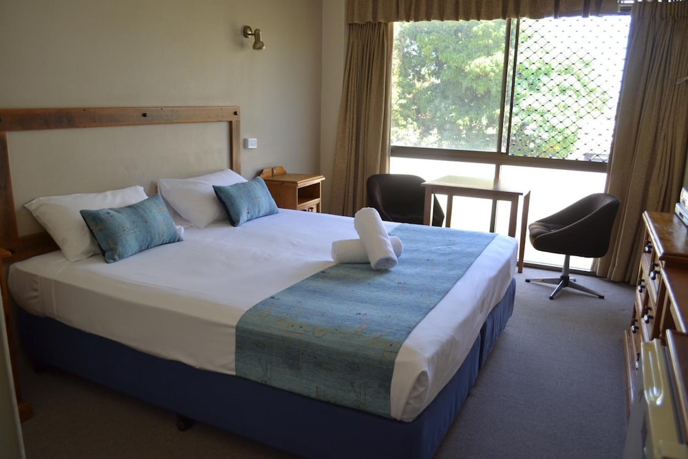 Rockhampton Riverside Central 20/47