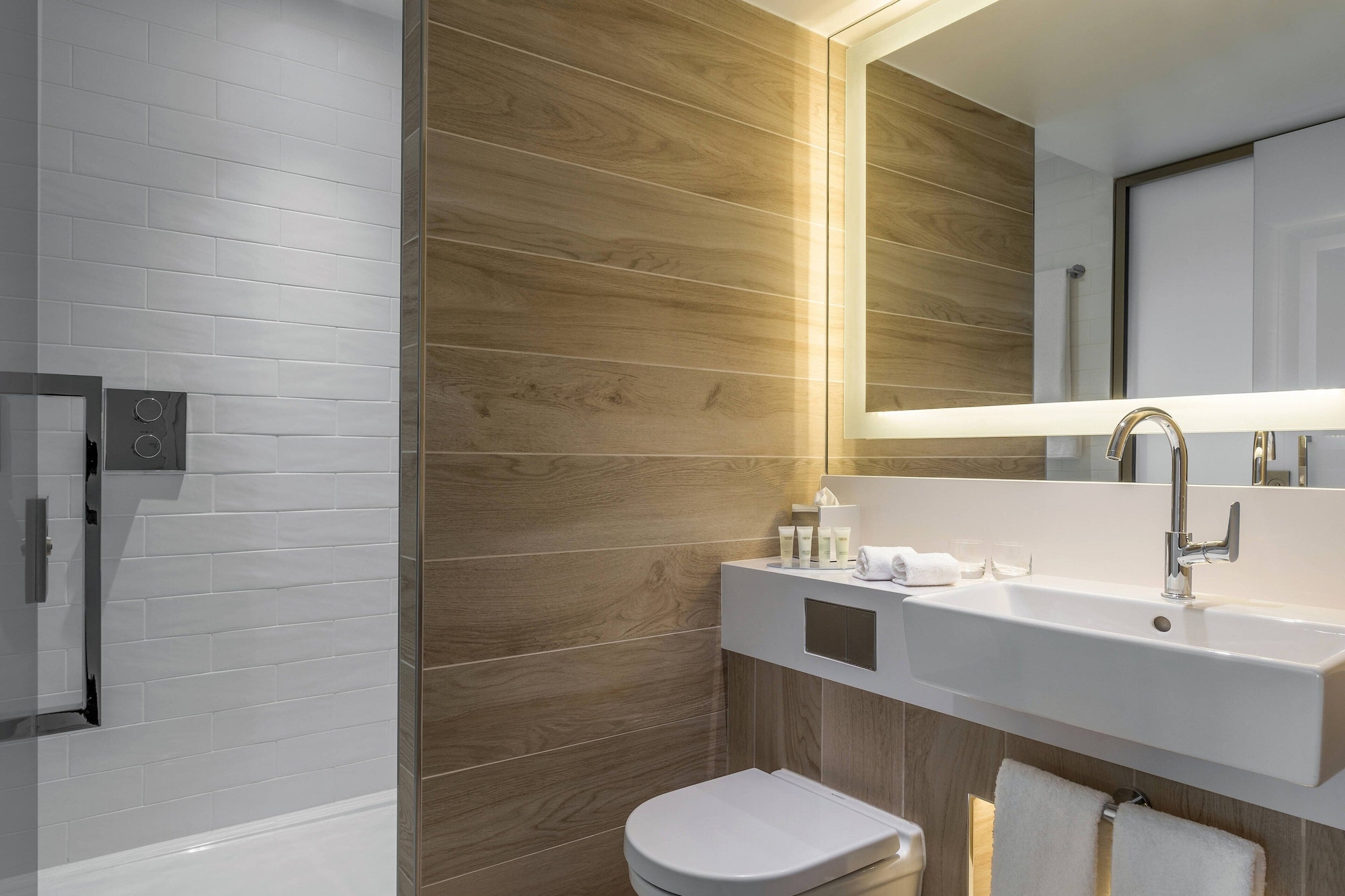 Room, King Bed, Sacre Coeur View، Courtyard Paris Gare de Lyon 6/6