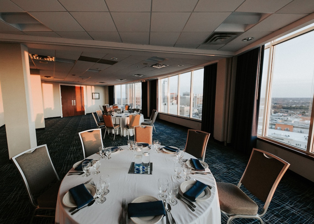 Holiday Inn Raleigh Downtown 24/34