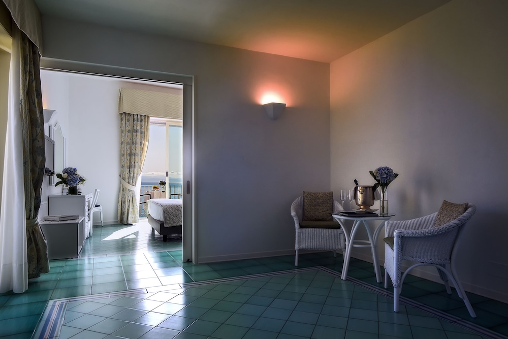 Miramalfi Hotel 45/85