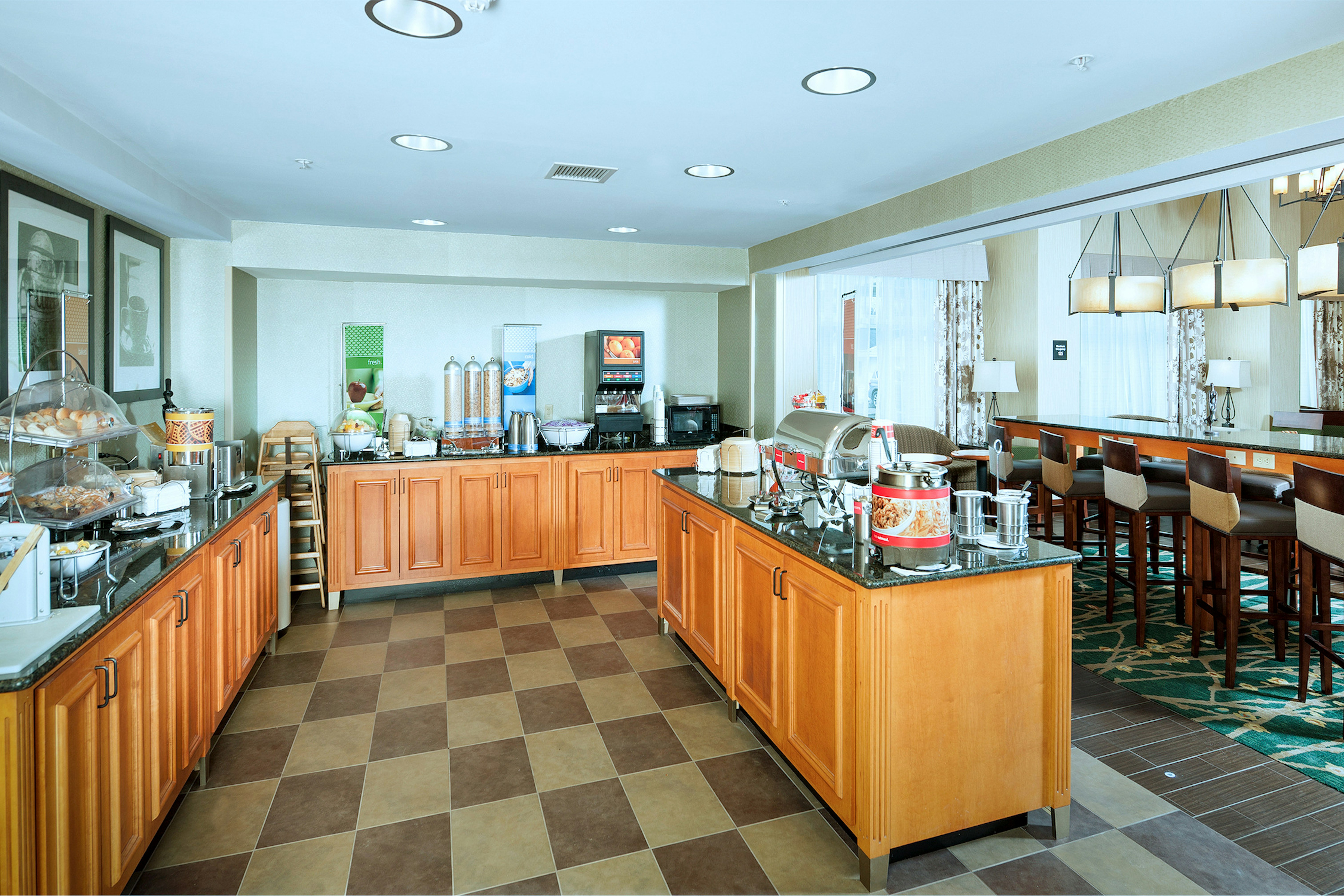 Hampton Inn & Suites Rockland 64/81