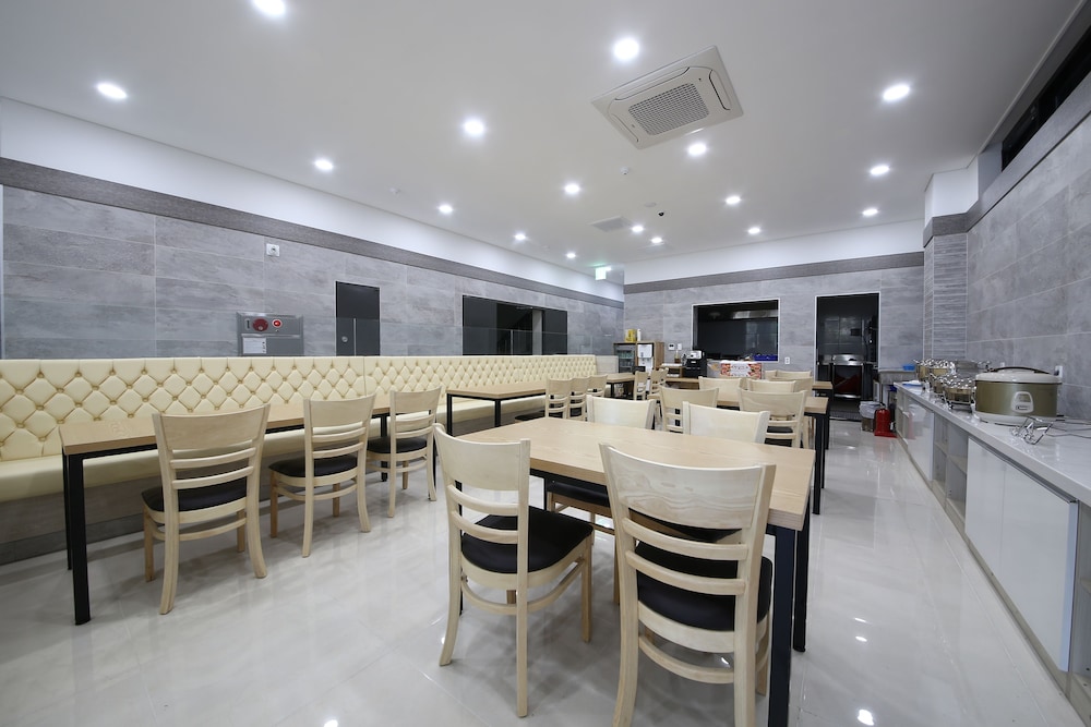 Line Hotel 25/26