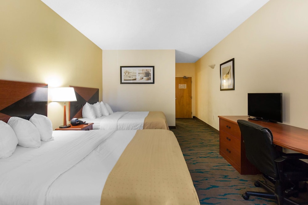 Gateway Hotel Suites Ascend Hotel Collection 16/33