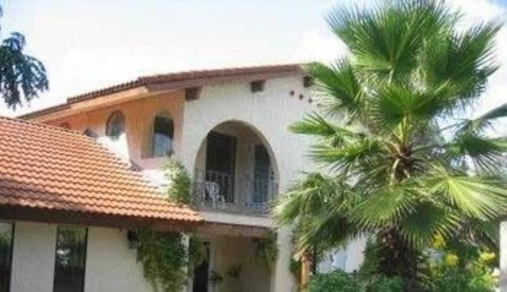 The Lakehouse Bed & Breakfast 2/46