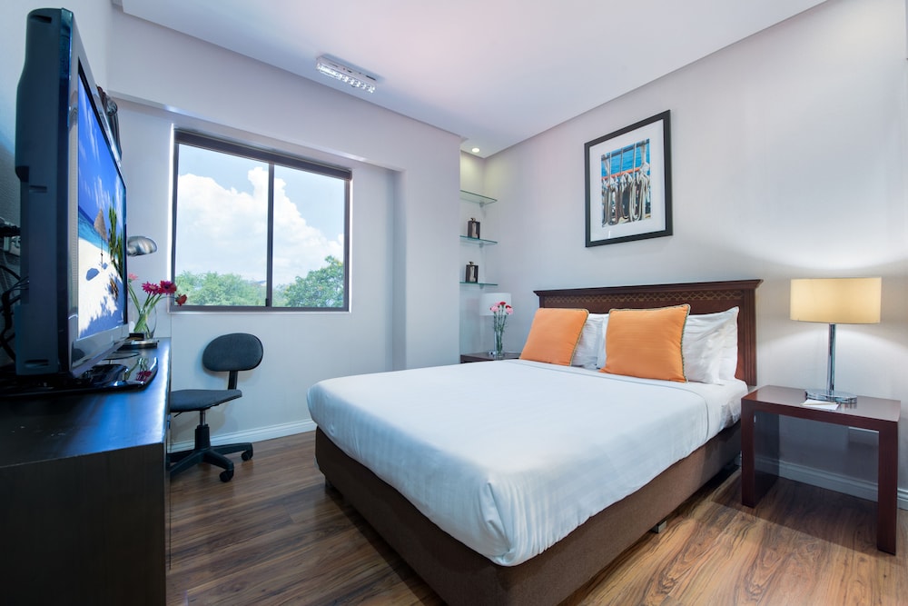 Court Meridian Hotel And Suites 5/36
