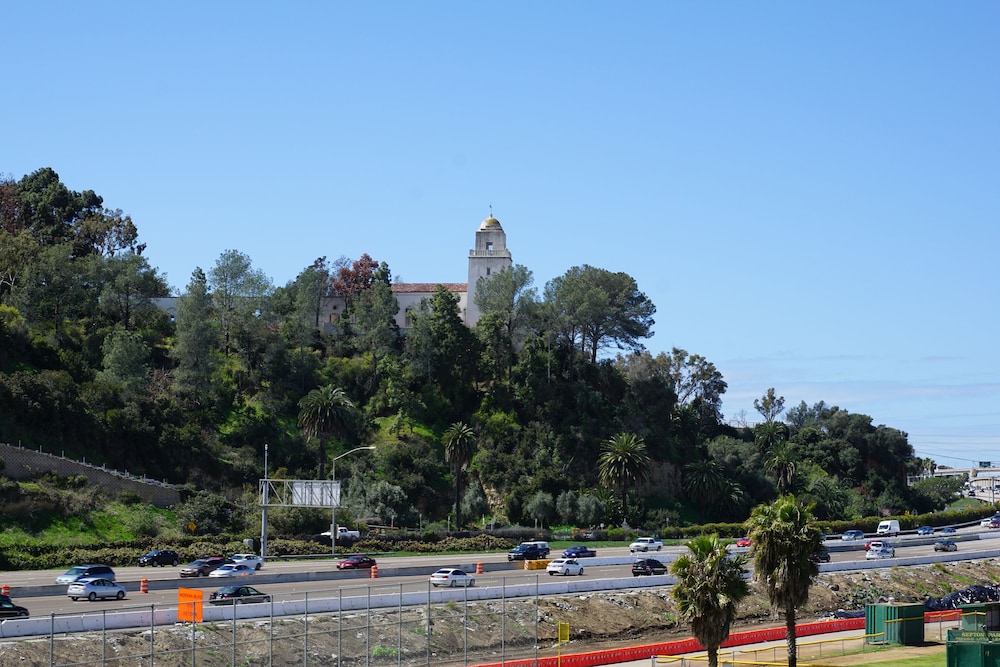 Riverleaf Inn Mission Valley 40/48