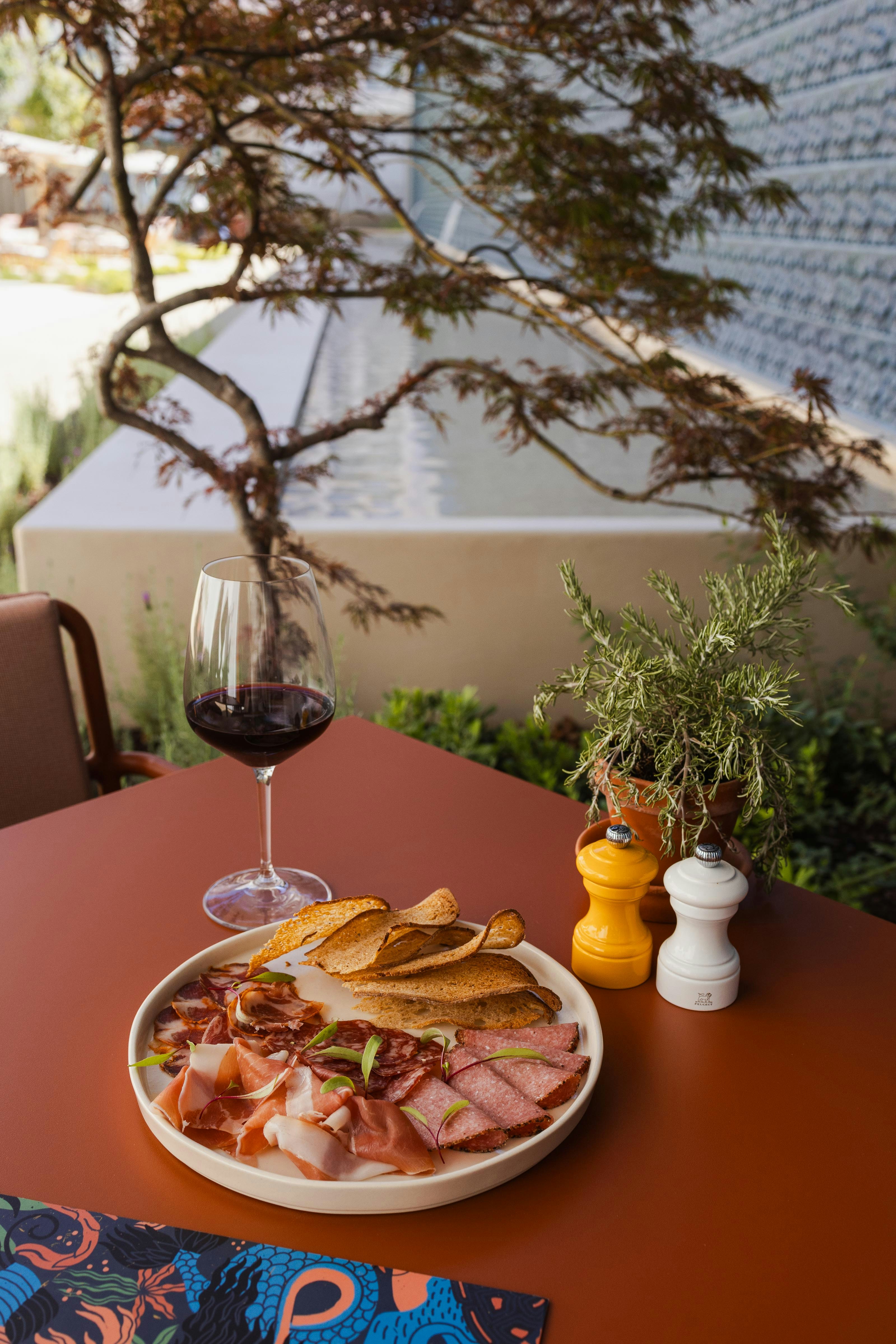 Duo Hotel Lisbon, Curio Collection by Hilton 24/32