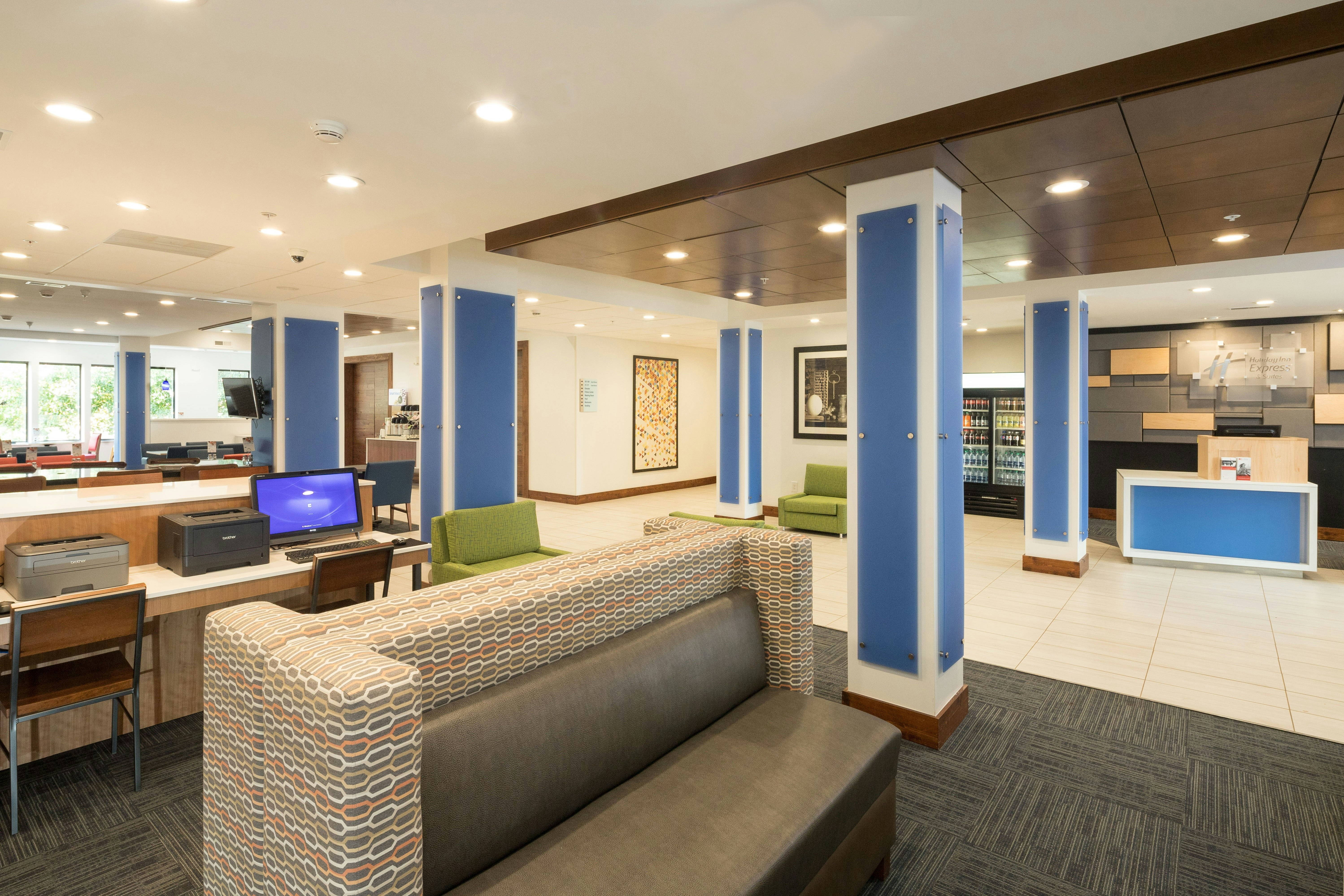 Holiday Inn Express Hotel Suites Detroit Utica 42/54