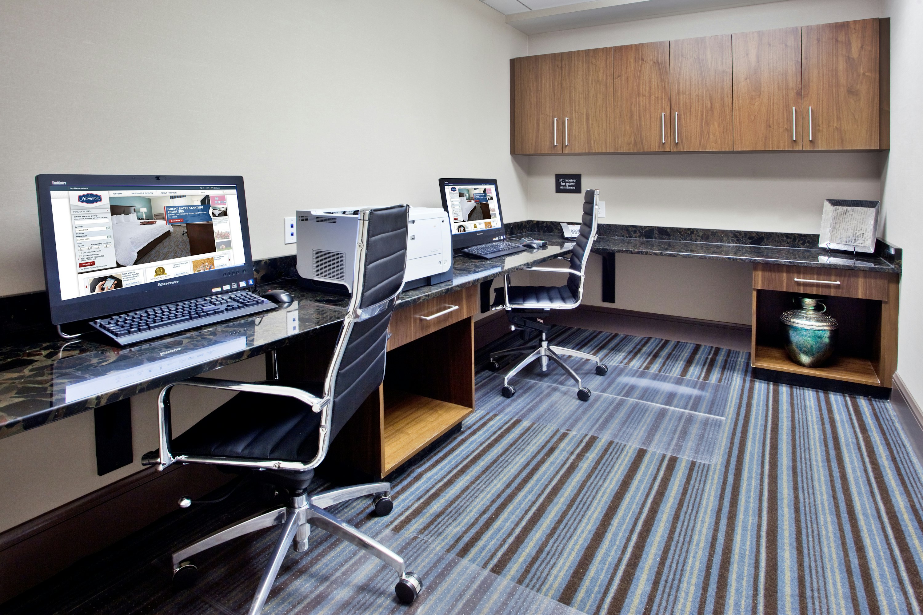 Hampton Inn & Suites Chapel Hill-Carrboro/Downtown 34/47