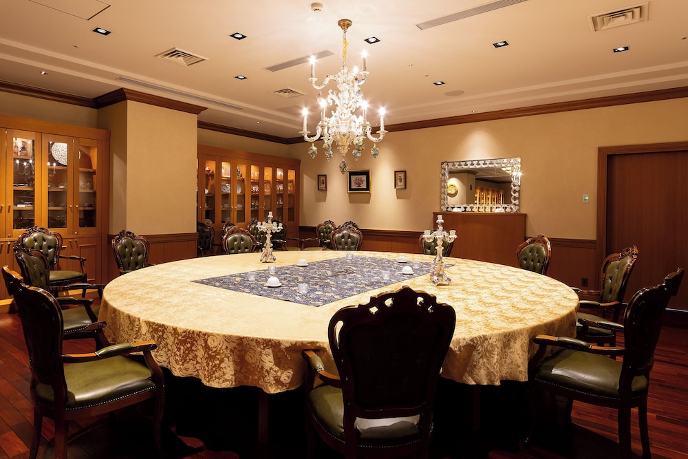 Grand Empire Hotel 39/49
