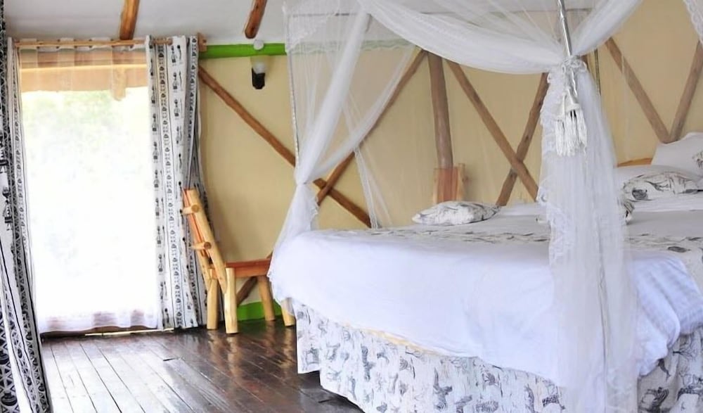 Lake Bunyonyi Rock Resort 5/50