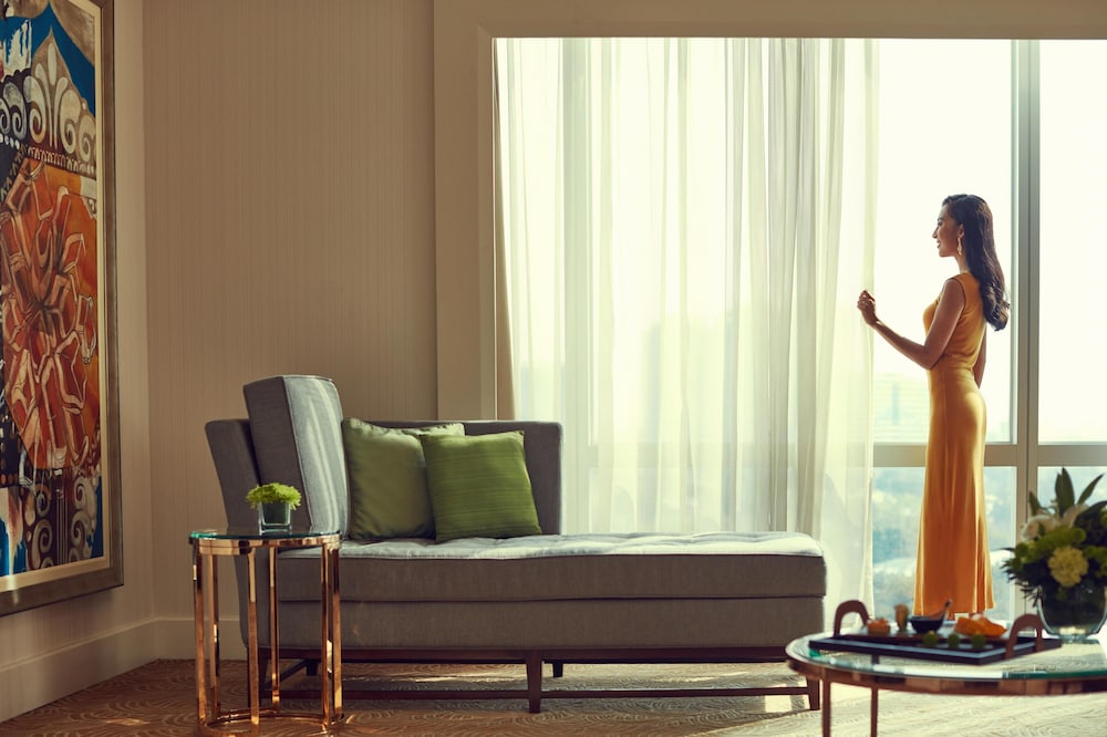 Fairmont Makati 6/50