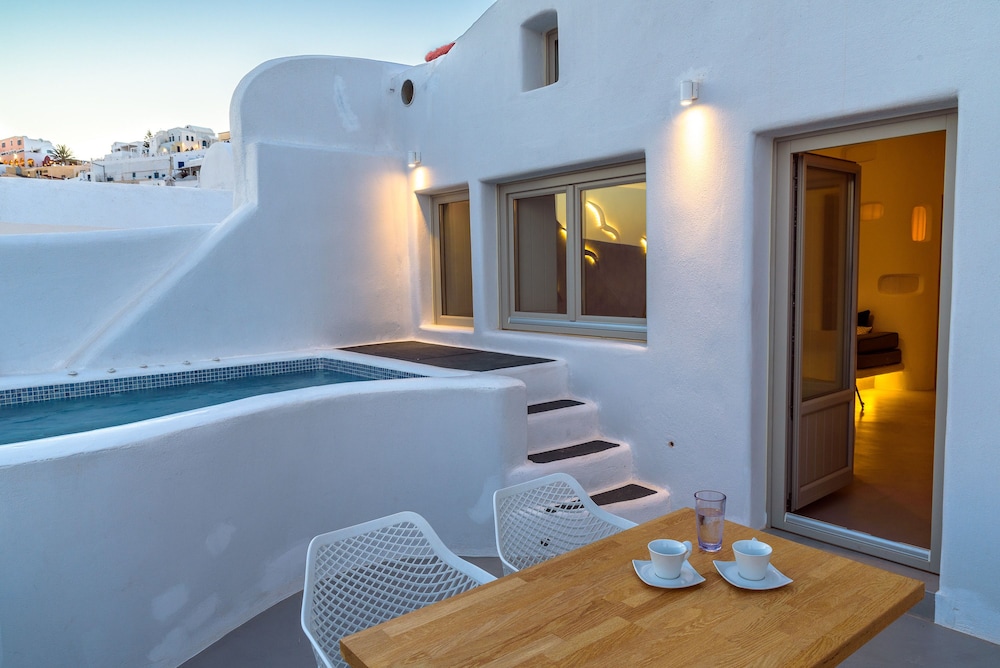Allure Breeze Suites 38/79