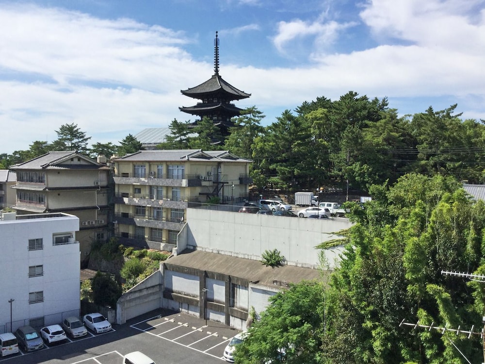 Pagoda Hotel (Ex. Cube Hotel) 4/64