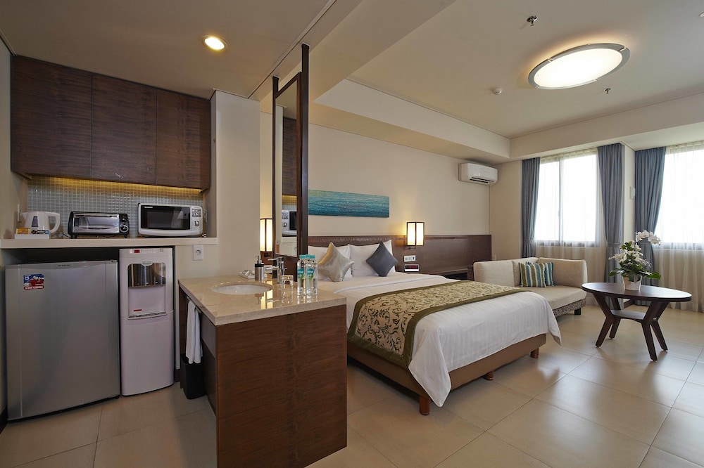 Axia South Cikarang Service Apartment 35/75